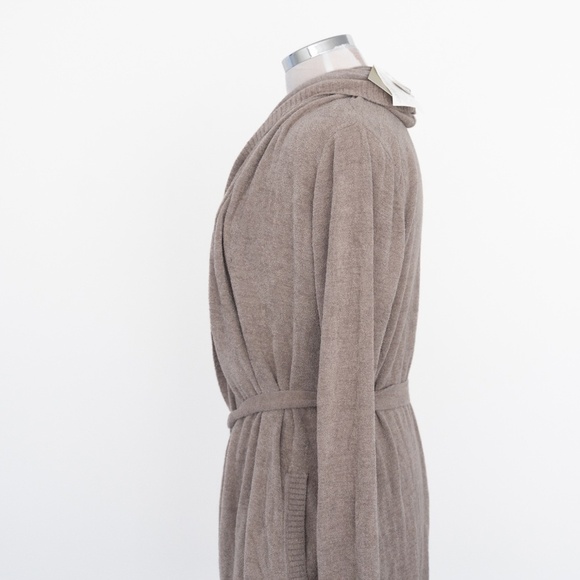 BAREFOOT DREAMS | Cozychic Ultra Lite Dream Robe - Picture 10 of 16